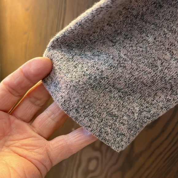 Maurices pink/ gray lightweight sweater. Size Large. - Picture 4 of 9